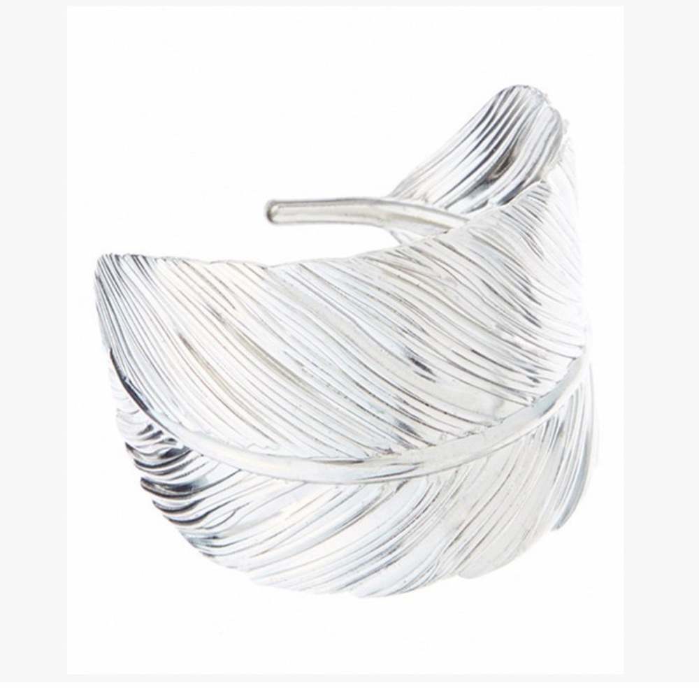 Silvertone Leaf open cuff bracelet-Etched leaf shaped design -NWT/packaged